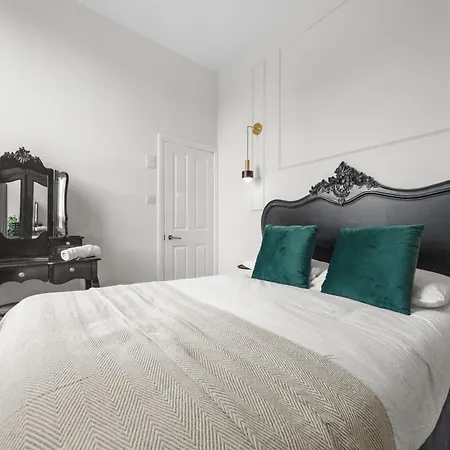Pelican - Design 1bed Flat هاروغايت